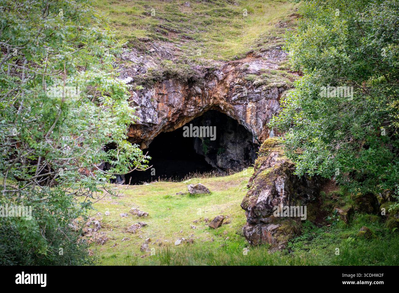 Tomnadashan Mine in Perth und Kinross, Schottland, diente als Drehort für die Cave of Caerbannog-Szene in Monty Python und den Heiligen Gral. Stockfoto