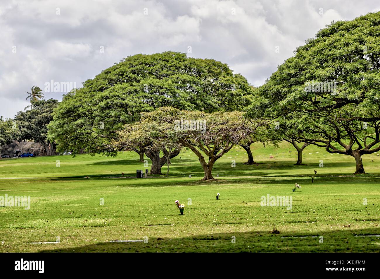 Honolulu, Hawaii - 29. März 2022: Punch Bowl Memorial und Friedhof außerhalb von Honolulu Stockfoto