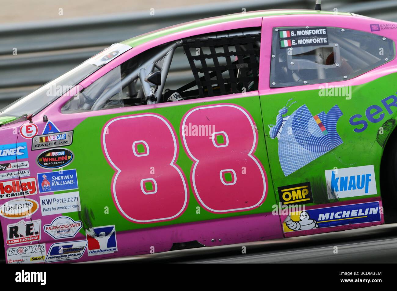 Magione, Italien - 20. September 2014: NASCAR Whelen Euro Series im Rennen auf dem Autodromo dell'Umbria in Magione. Stockfoto