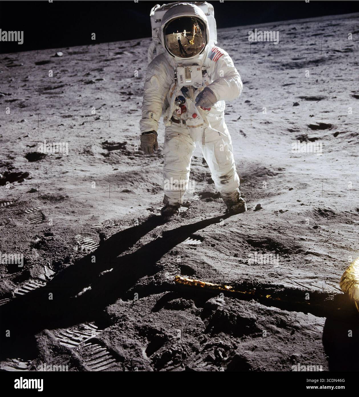 APOLLO II Buzz Aldrins Frontplatte zeigt deutlich die Reflexion von Neil Armstrong, der dieses Bild am 20. Juli 1969 machte. Foto: Neil Armstrong. Stockfoto