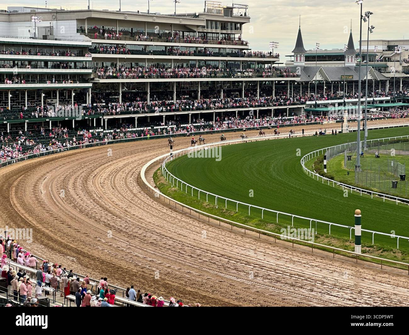 Churchill Downs und Kentucky Oaks 2025 Stockfoto