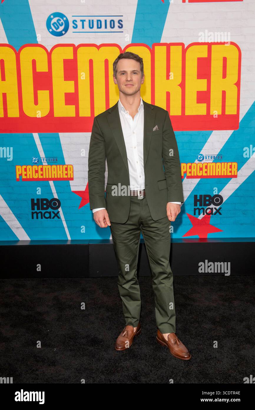 New York, Usa. August 2025. Freddie Stroma besucht HBO's „Peacemaker“ Staffel 2 Premiere im AMC Lincoln Square Theater. (Foto: Ron Adar/SOPA Images/SIPA USA) Credit: SIPA USA/Alamy Live News Stockfoto