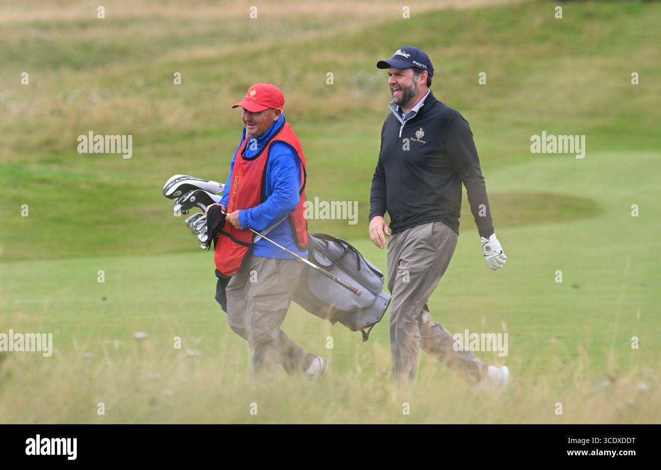 US-Vizepräsident JD Vance (rechts) spielt Golf auf dem Trump Turnberry Golfplatz in South Ayrshire während seines Besuchs in Großbritannien. Bilddatum: Donnerstag, 14. August 2025. Stockfoto