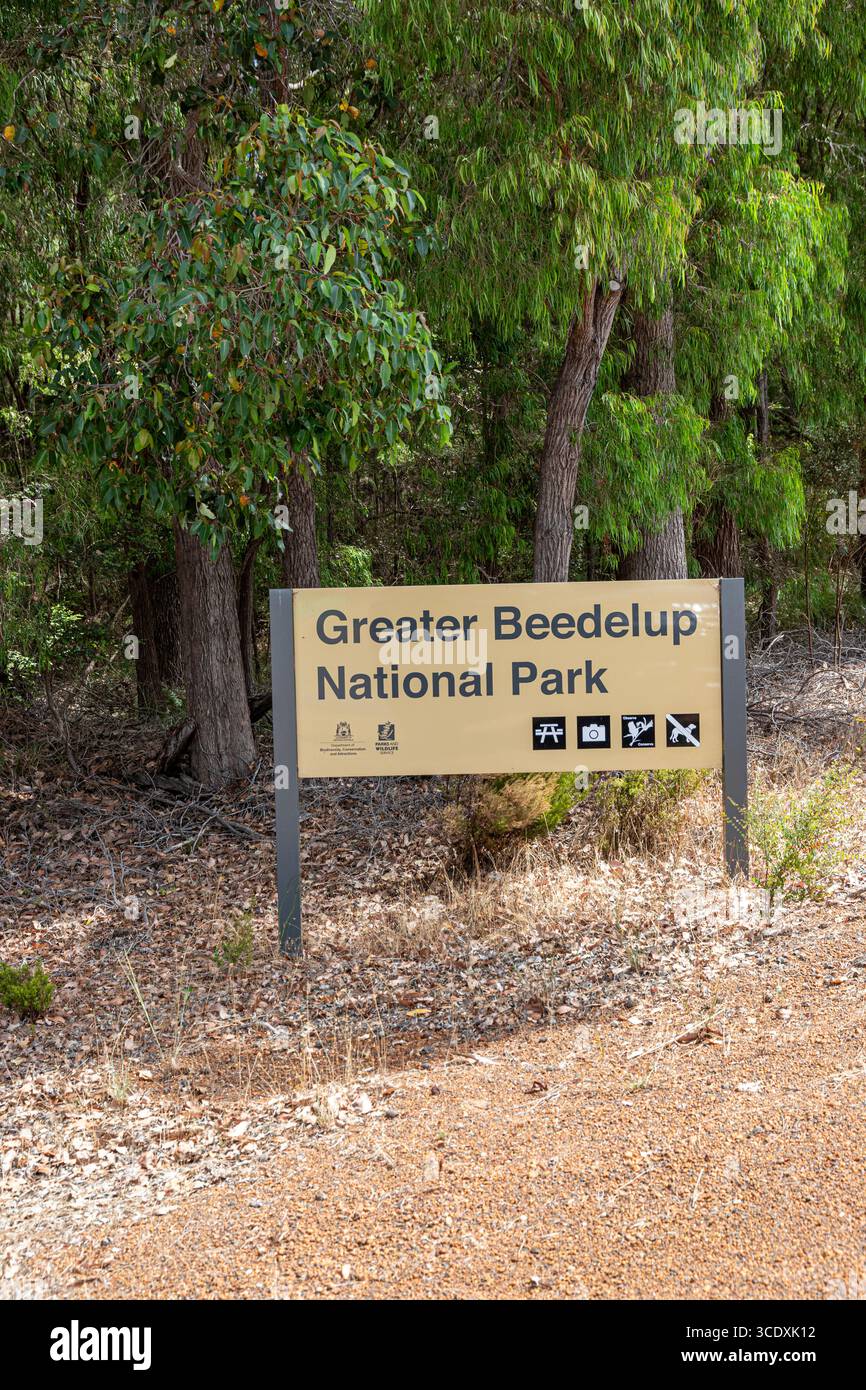 Ein Schild für den Greater Beedelup National Park in der Nähe von Channybearup im Shire of Manjimup in der SW-Region von Western Australia, WA Stockfoto