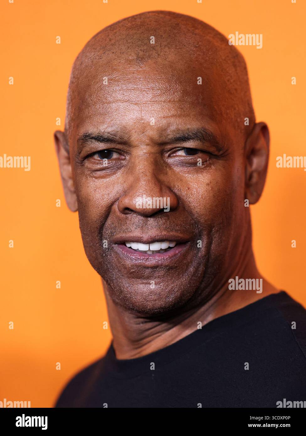 MIRACLE MILE, LOS ANGELES, KALIFORNIEN, USA - 13. AUGUST: Der US-amerikanische Schauspieler, Regisseur und Produzent Denzel Washington kommt am 13. August 2025 in Miracle Mile, Los Angeles, Kalifornien. (Foto: Xavier Collin/Image Press Agency) Stockfoto