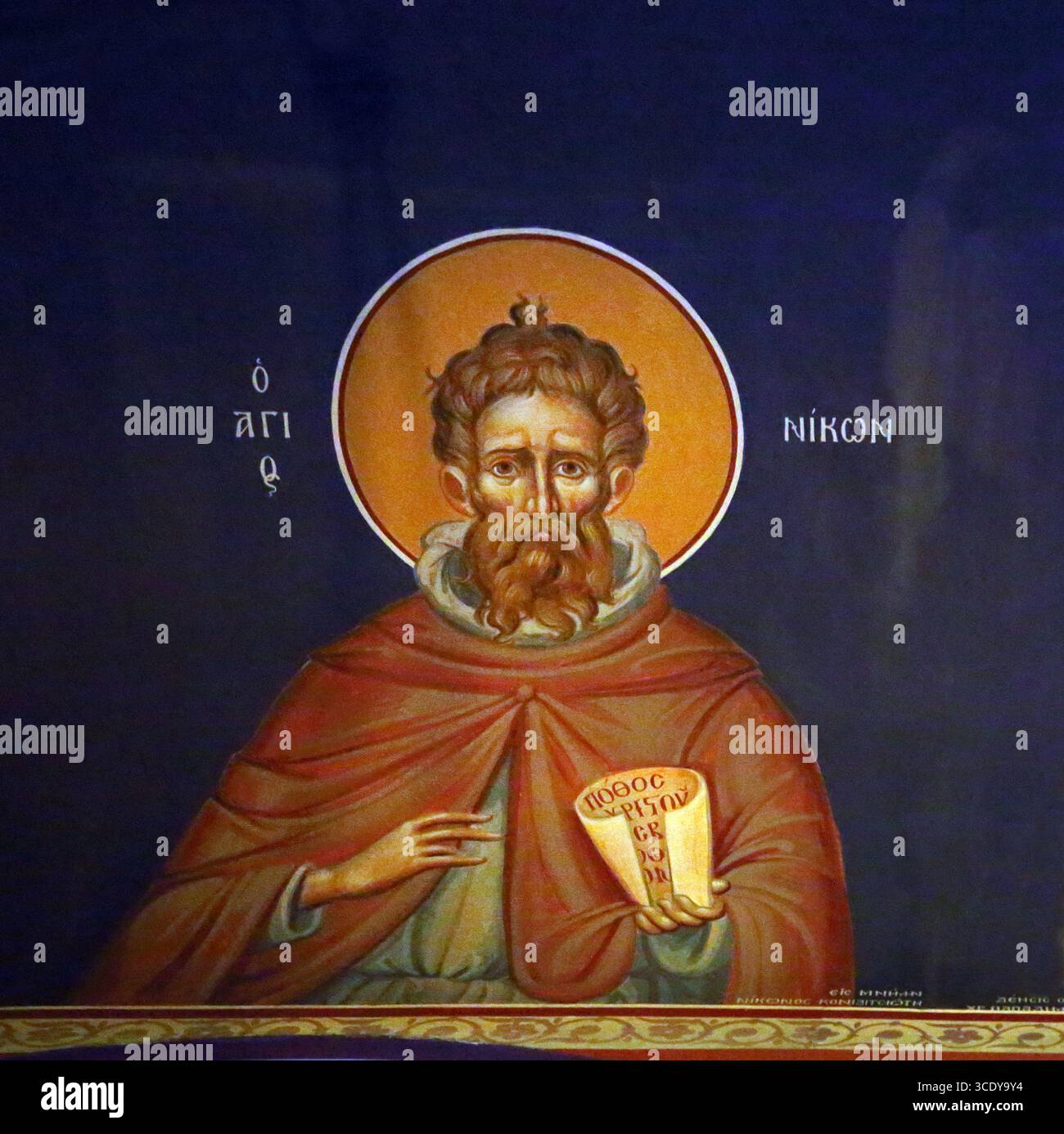 Ikone des Heiligen Nikon mit einer Schriftrolle an der Himmelfahrt der Marienkirche Voula Griechenland Stockfoto