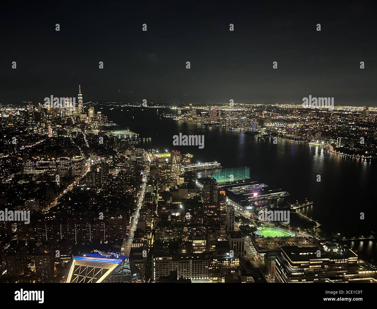 Skyline von New York City vom Rand - Smartphone-aufgenommenes Stockfoto