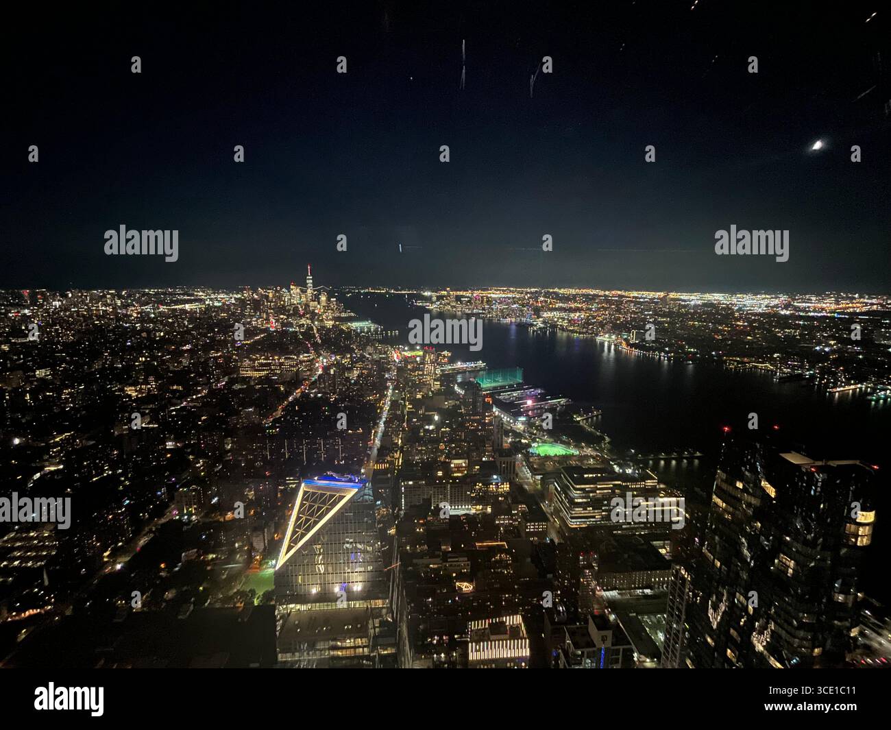 Skyline von New York City vom Rand - Smartphone-aufgenommenes Stockfoto