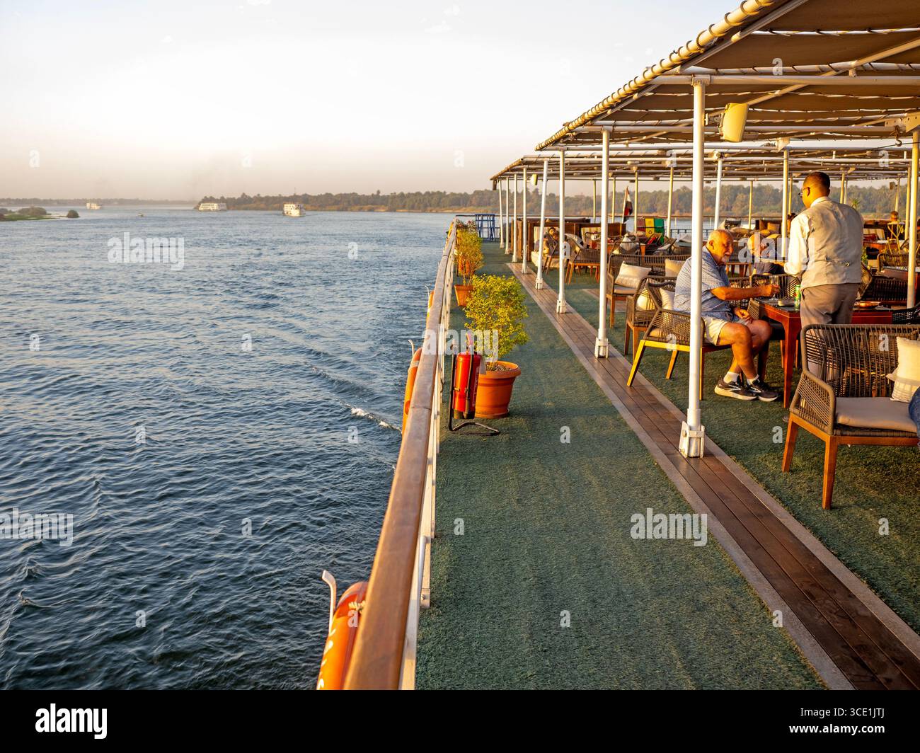 Kreuzfahrt-Schiff auf dem Nil Stockfoto