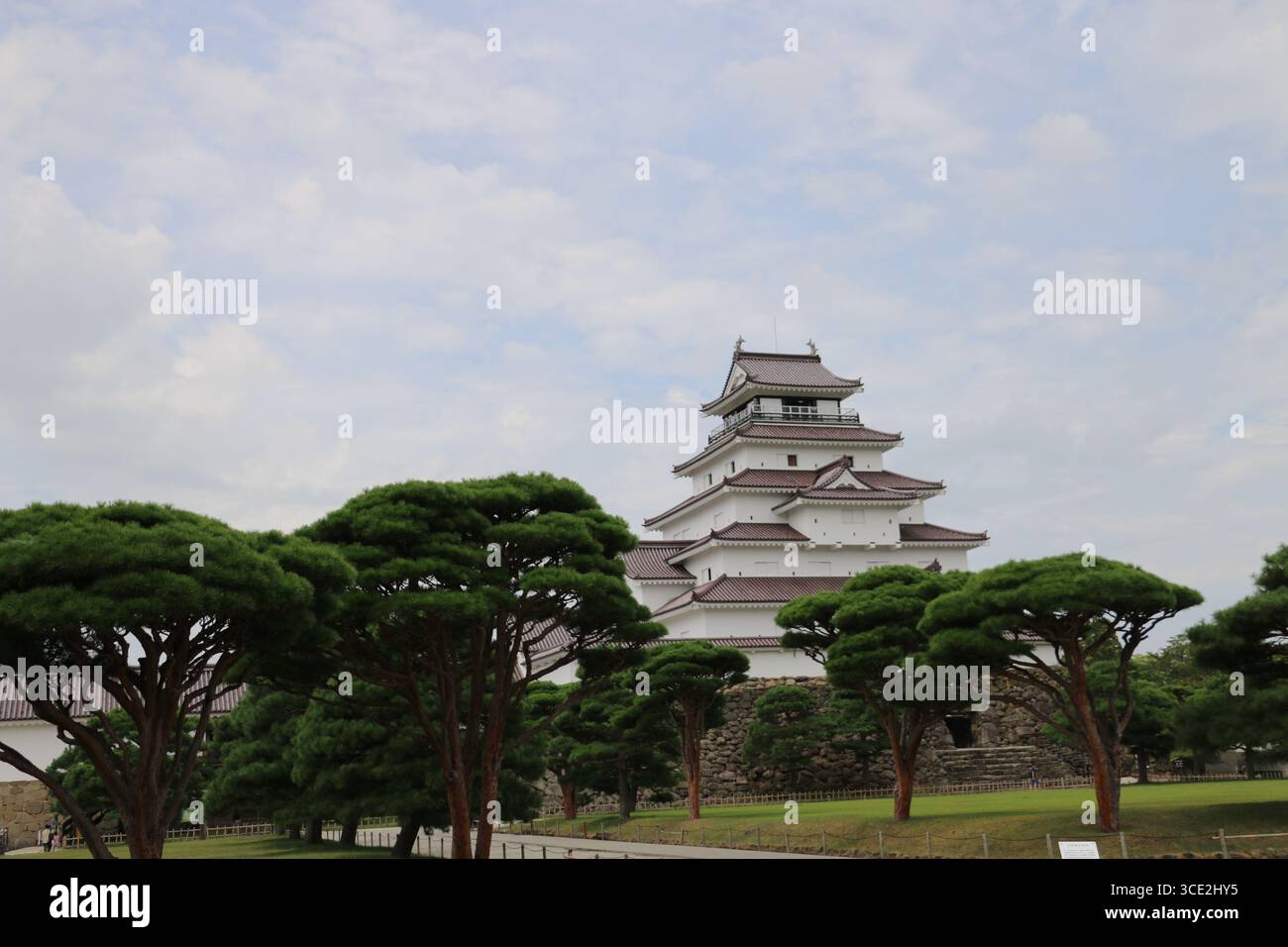 Ein Blick auf Tsuruga-Jo, das berühmte Schloss in Aizu-Wakamatsu Stockfoto