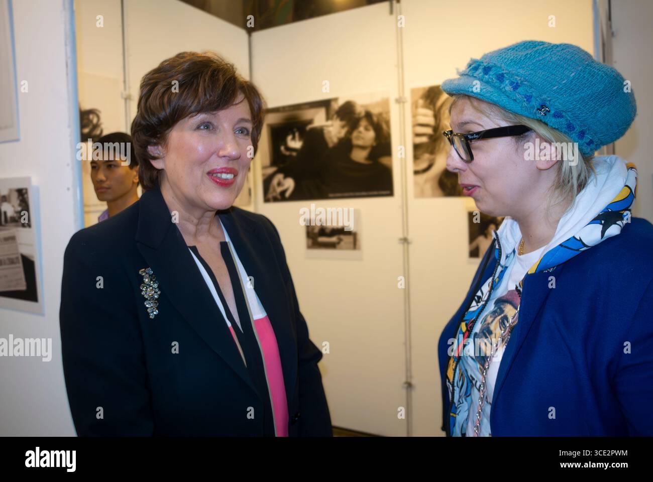 Paris, Frankreich, Roselyne Bachelot, französische Kulturministerin, Besuch der LGBTQI-Fotoausstellung „Paare“ Stockfoto