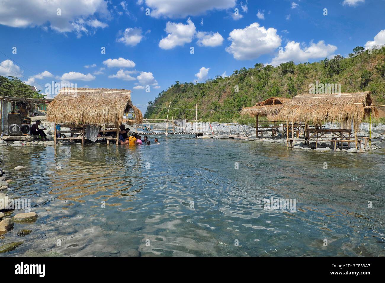 Sommerhitze am Nambalan-Fluss in Mayantoc, Tarlac, Philippinen Stockfoto