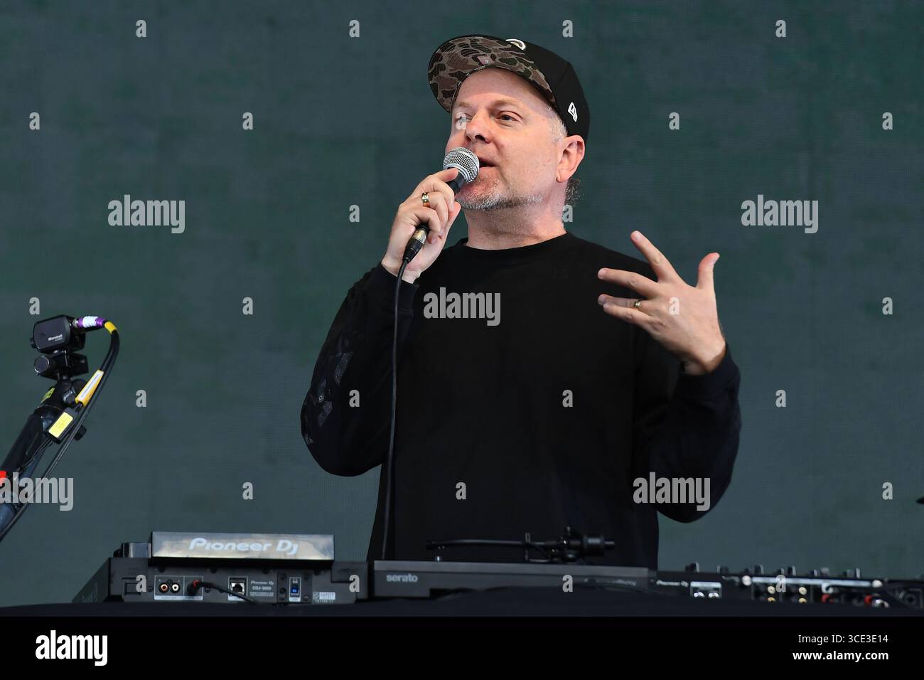 UK. August 2025. LONDON, ENGLAND - 14. AUGUST: DJ Shadow tritt am 14. August 2025 in South Facing, Crystal Palace Bowl in London auf.CAP/MAR © MAR/Capital Pictures Credit: Capital Pictures/Alamy Live News Stockfoto