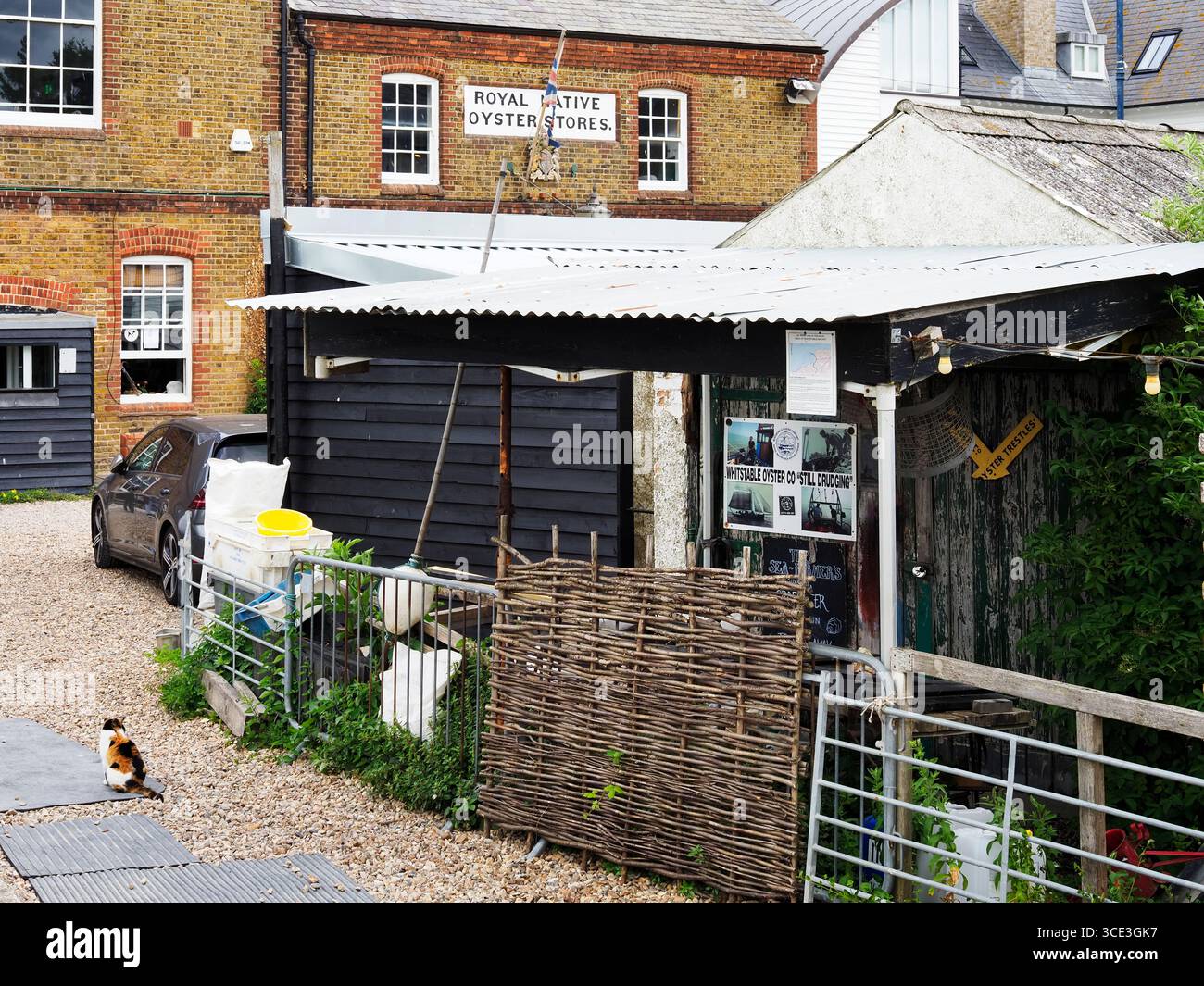 Hütten im Gebäude der Royal Native Oyster Stores in Whitstable Kent England Stockfoto