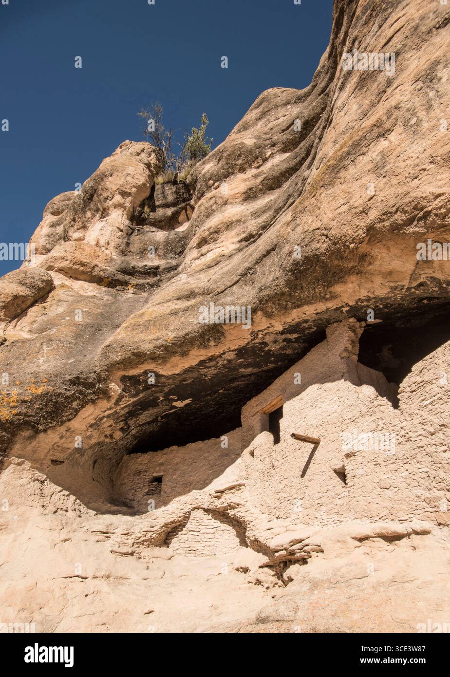 1275 n. Chr. Häuser der ausgestorbenen Mogollon-Indianer. Gila National Forest, New Mexico. Stockfoto