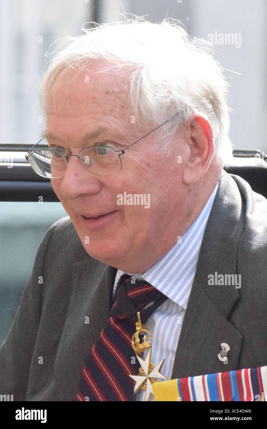 BURY-ST-EDMONDS, SUFFOLK, 15. August 2025, HRH der Duke of Gloucester nimmt an einem Gottesdienst zum 80. Jahrestag des VJ Day in der St. Mary’s Church in Bur-St-Edmonds Teil Stockfoto