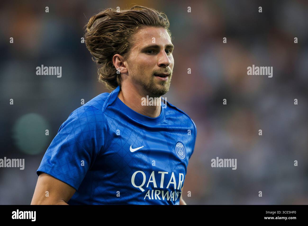 Illia Zabarnyi von Paris Saint-Germain FC während des warm-up vor dem UEFA Super Cup 2025 zwischen Paris Saint-Germain FC und Tottenham Hotspur FC. Stockfoto