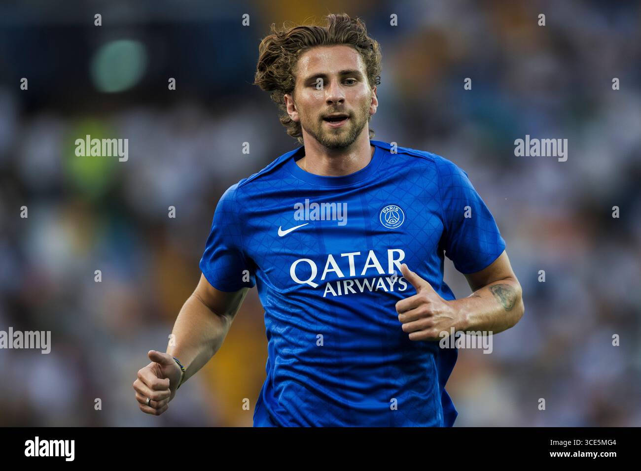 Illia Zabarnyi von Paris Saint-Germain FC während des warm-up vor dem UEFA Super Cup 2025 zwischen Paris Saint-Germain FC und Tottenham Hotspur FC. Stockfoto