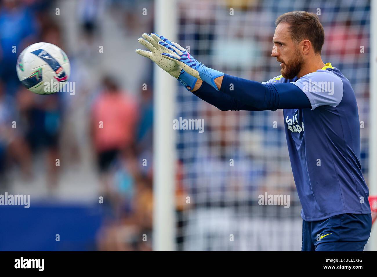 Dragon Stadium, Porto, Portugal. August 2025. Von links nach rechts, Jan Oblak beim FC Porto gegen Atlético de Madrid. Quelle: Victor Sousa/Alamy Live News Stockfoto