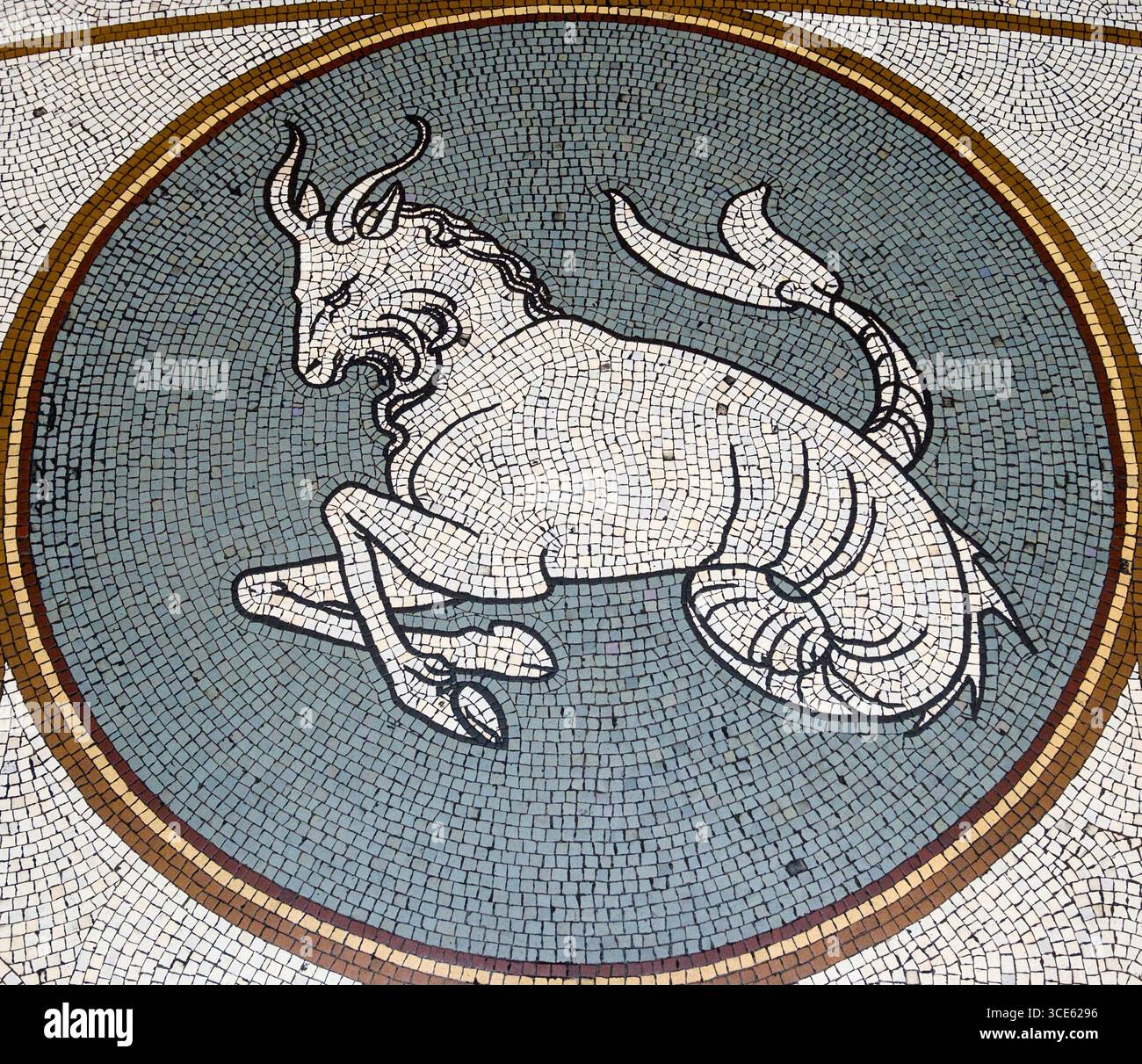 Steinbock Sternzeichen Design in Mosaik Fliesen dargestellt in die Kildare Street Rotunde, Nationalmuseum von Irland - Archäologie, Dublin, Leinster, Irela Stockfoto