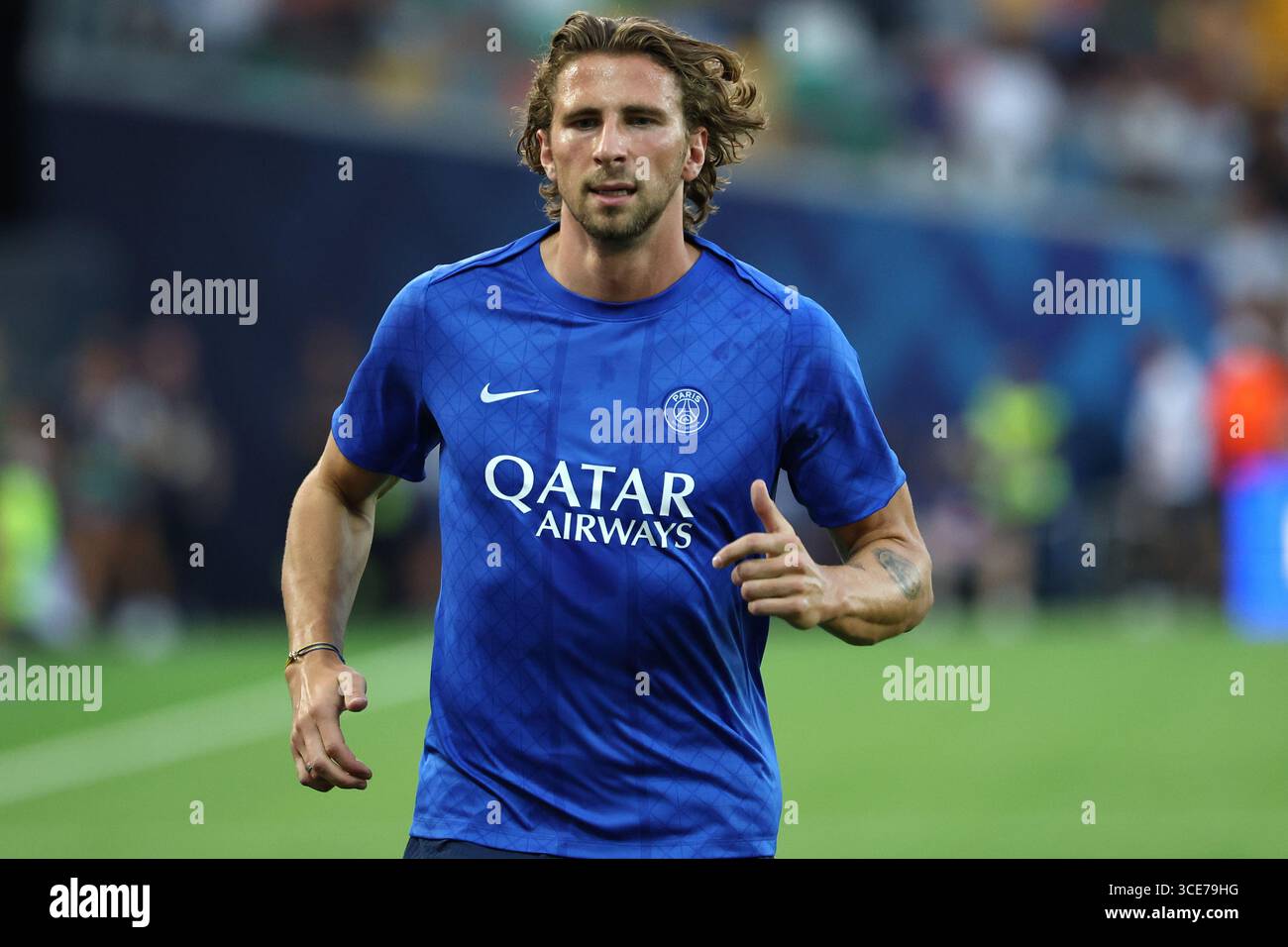 Illia Zabarnyi von PSG vor dem Fußballspiel 2025 zwischen Paris Saint Germain und Tottenham Hotspur im Friaul-Stadion in Udine (Italien) am 13. August 2025. Stockfoto