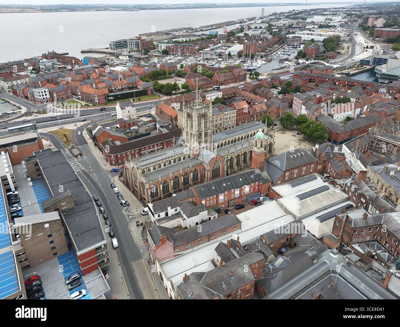areal Views of Hull Minster ist eine anglikanische Kirche im Zentrum von Hull. Die Kirche hieß Holy Trinity Church. East Riding of Yorkshire, England Stockfoto