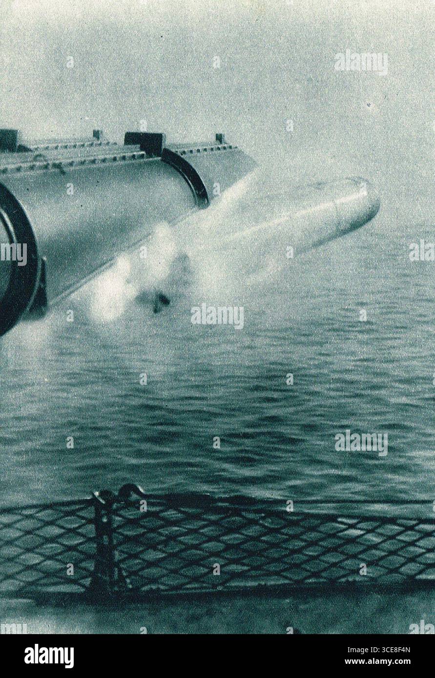 Der Torpedo wird von der USS O'Brien, United States Destroyer, WW I abgefeuert Stockfoto