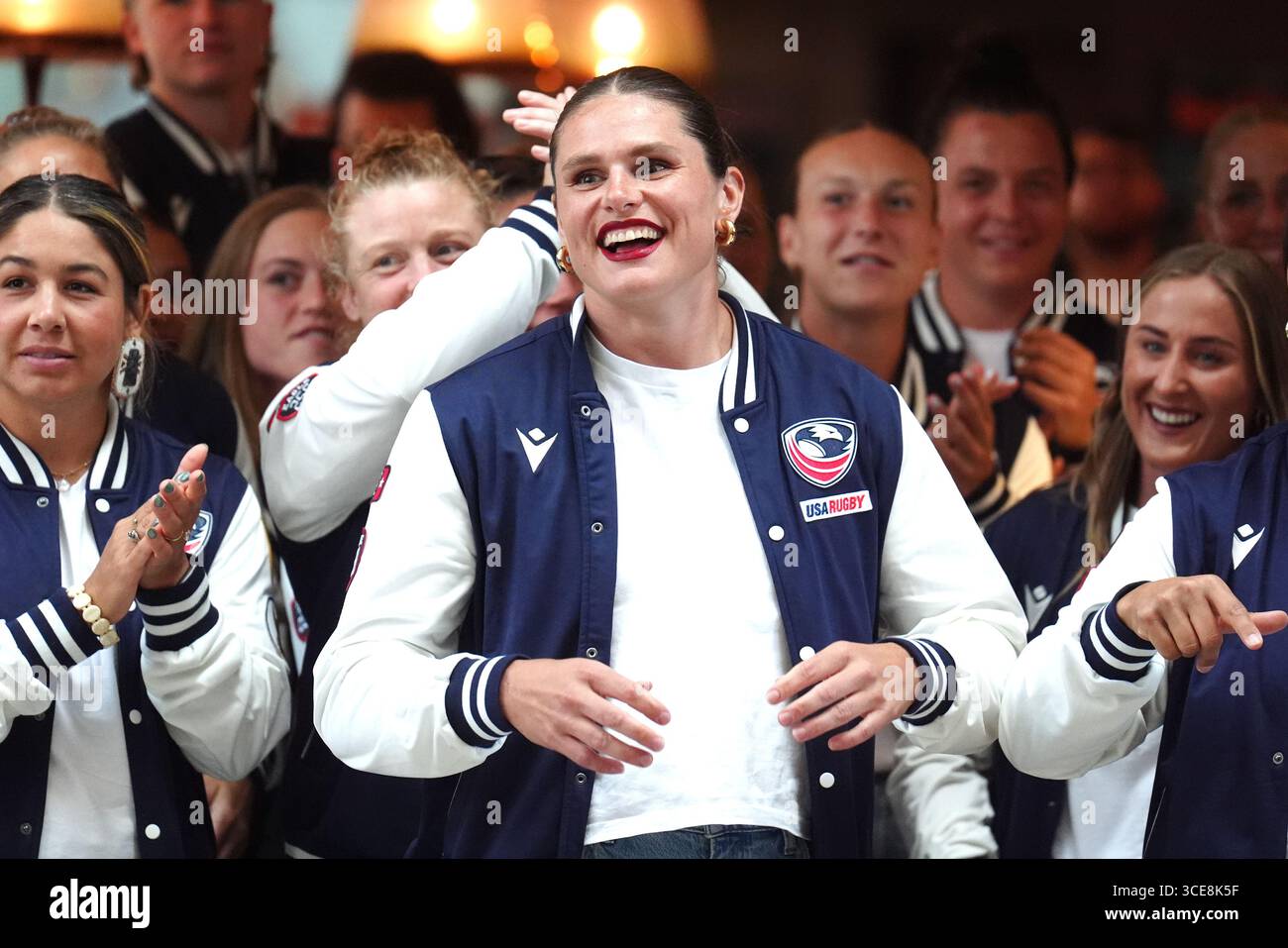 Die US-amerikanische Ilona Maher und ihre Teamkollegen bei einer Begrüßungszeremonie im Rathaus in Sunderland vor der Rugby-Weltmeisterschaft der Frauen, die am Freitag beginnt. Bilddatum: Samstag, 16. August 2025. Stockfoto