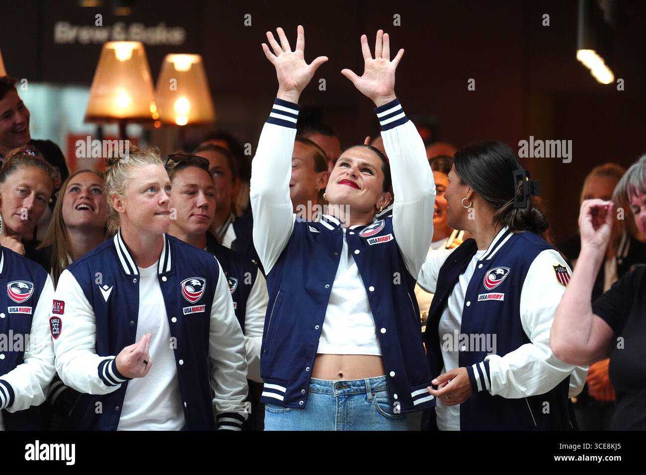 Die US-amerikanische Ilona Maher und ihre Teamkollegen bei einer Begrüßungszeremonie im Rathaus in Sunderland vor der Rugby-Weltmeisterschaft der Frauen, die am Freitag beginnt. Bilddatum: Samstag, 16. August 2025. Stockfoto