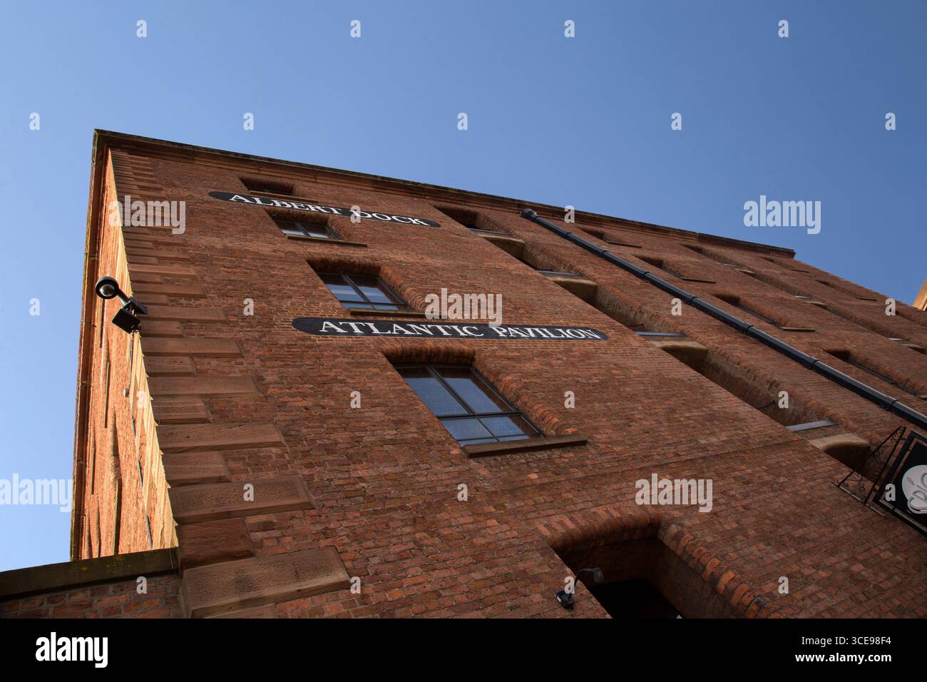 Blick auf das Royal Albert Dock Warehouse, Liverpool Stockfoto