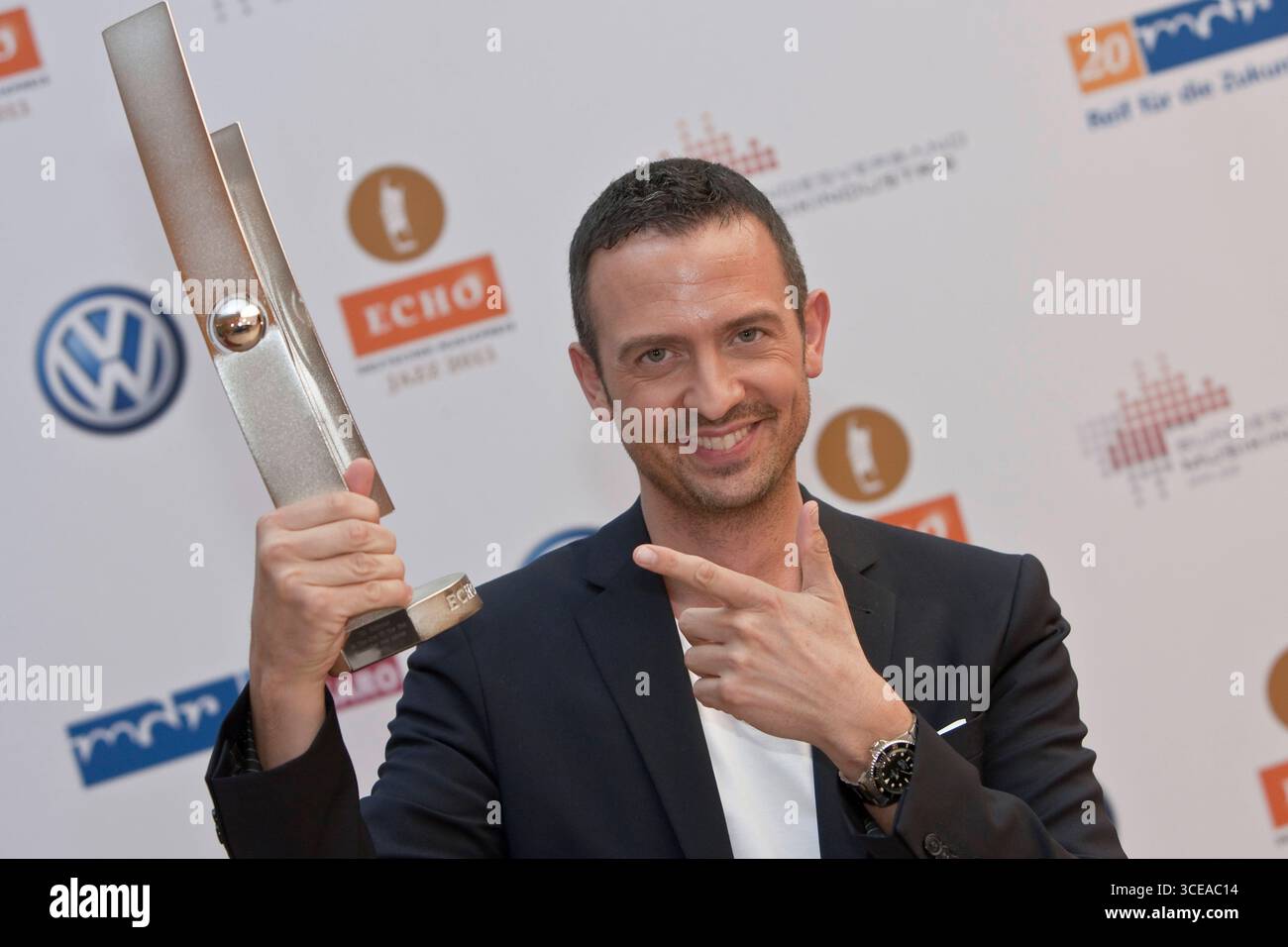 Preisträger Till Brönner Newcomer des Jahres National - in der Kulisse der Gläsernen Manufaktur von Volkswagen in Dresden fand am 17.06.2011 die Preisverleihung des ECHO Jazz 2011 statt. Der ECHO Jazz wird regulär in 31 Kategorien vom Bundesverband der Musikindustrie e.V. vergeben. Der Mitteldeutsche Rundfunk überträgt die Show am 18. Juni 2011 ab 23:00 Uhr. Der Radiosender MDR Figaro sendet am 20. Juni 2011 ab 20:05 Uhr. Kultur, Event *** Preisträger bis Brönner Newcomer of the Year National die ECHO Jazz 2011 Preisverleihung fand im Rahmen der Volkswagen Transparent Factory in statt Stockfoto