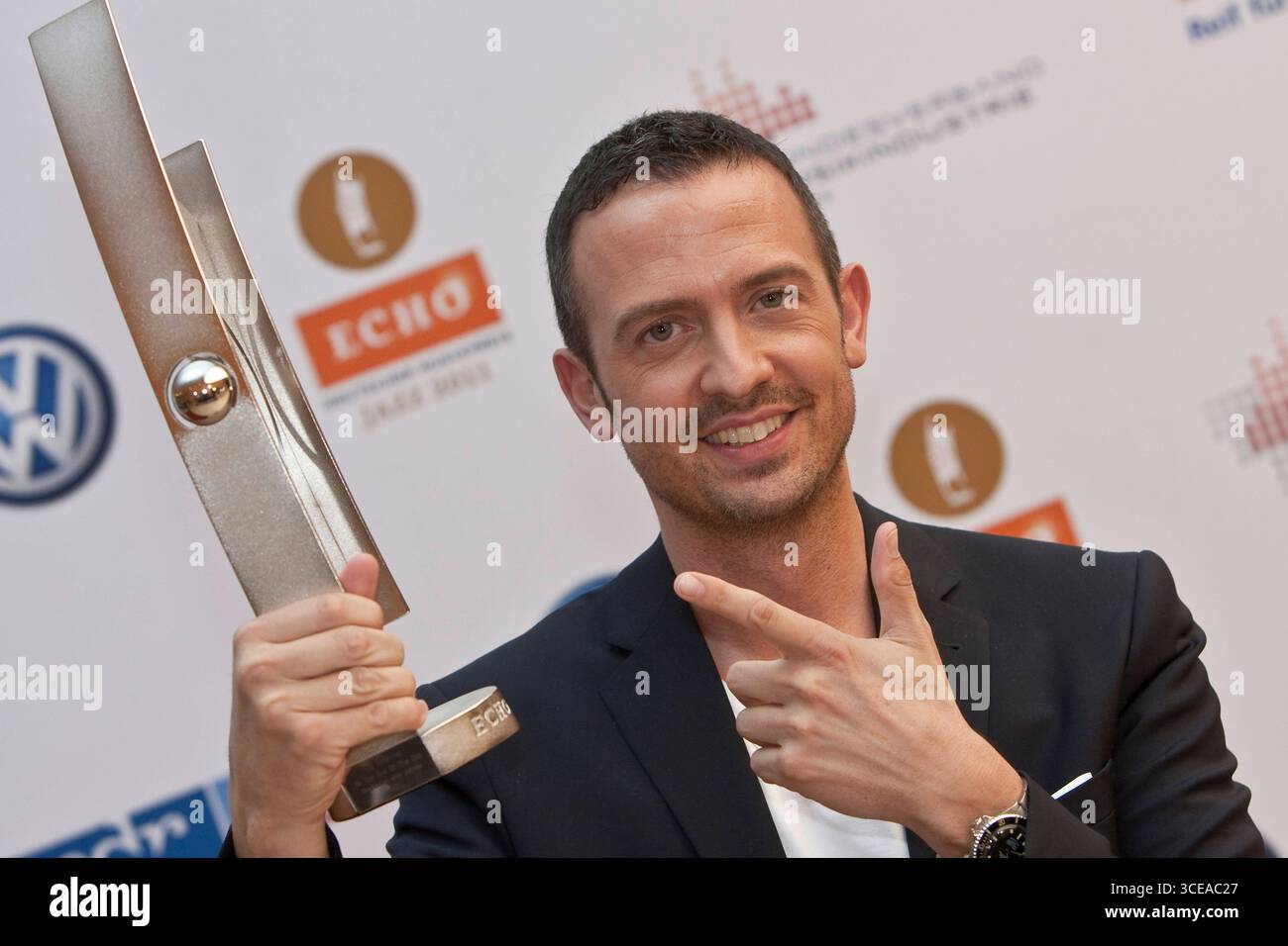 Preisträger Till Brönner Newcomer des Jahres National - in der Kulisse der Gläsernen Manufaktur von Volkswagen in Dresden fand am 17.06.2011 die Preisverleihung des ECHO Jazz 2011 statt. Der ECHO Jazz wird regulär in 31 Kategorien vom Bundesverband der Musikindustrie e.V. vergeben. Der Mitteldeutsche Rundfunk überträgt die Show am 18. Juni 2011 ab 23:00 Uhr. Der Radiosender MDR Figaro sendet am 20. Juni 2011 ab 20:05 Uhr. Kultur, Event *** Preisträger bis Brönner Newcomer of the Year National die ECHO Jazz 2011 Preisverleihung fand im Rahmen der Volkswagen Transparent Factory in statt Stockfoto