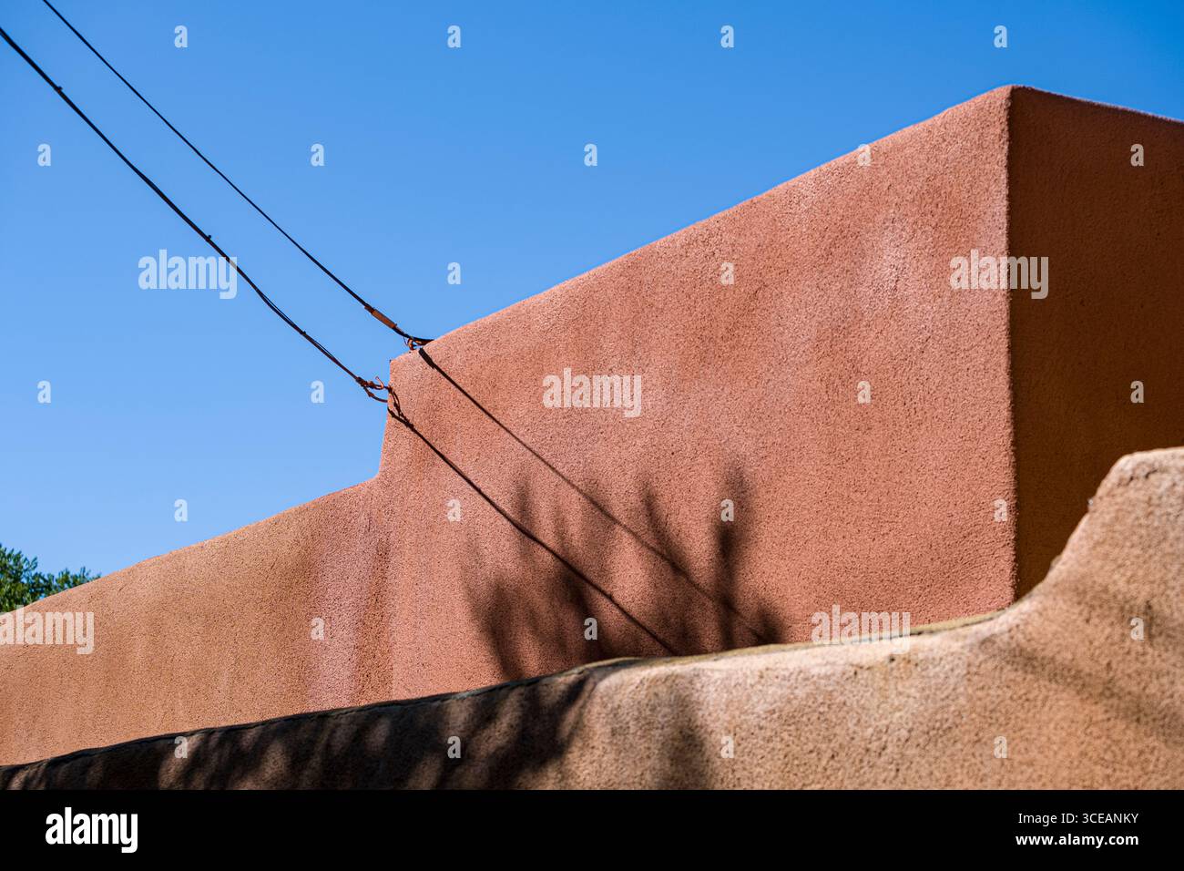 Detail von Adobe Bau, Canyon Road, Santa Fe, Santa Fe County, New Mexico, USA Stockfoto