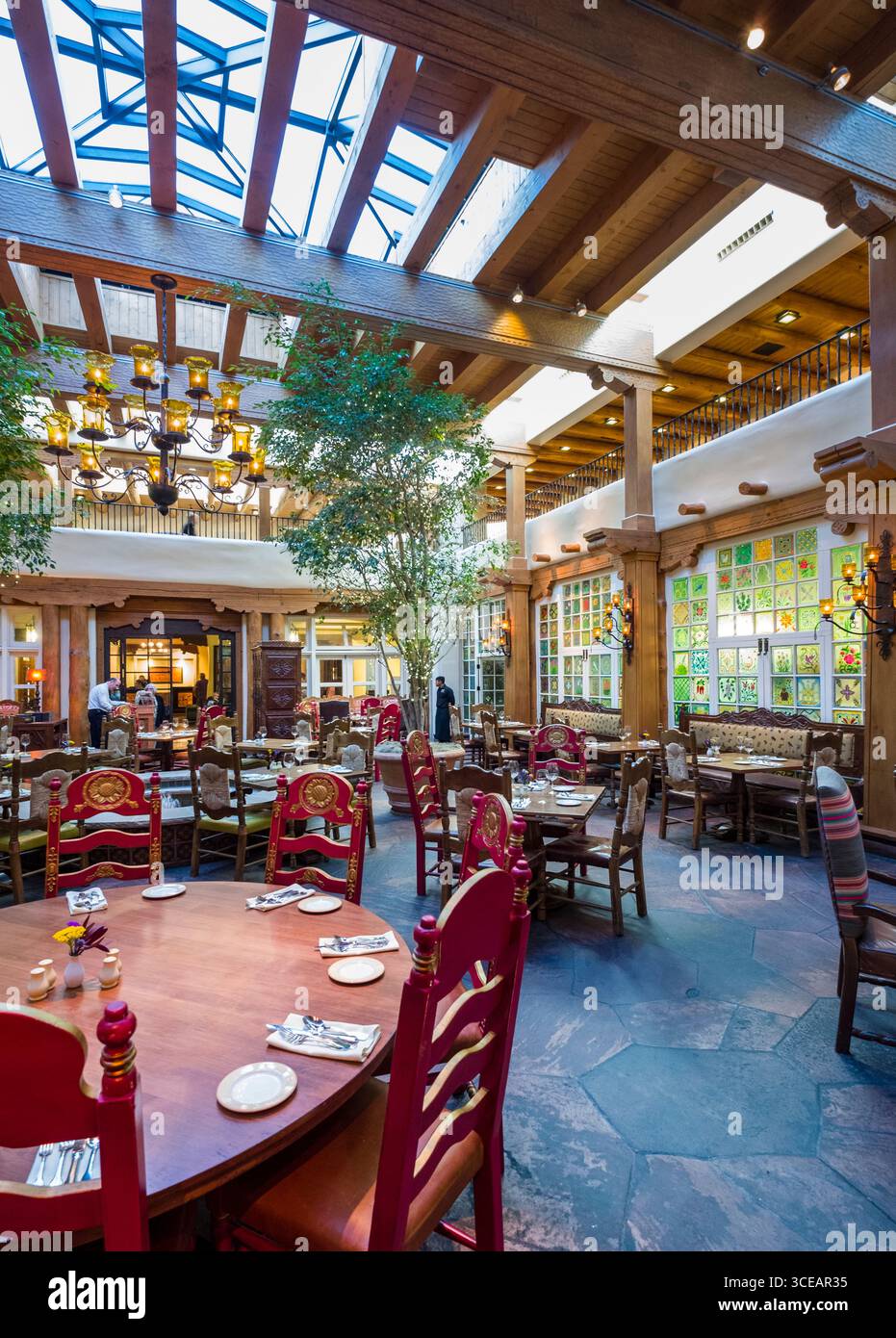 La Plazuela Restaurant im La Fonda on the Plaza Hotel, Santa Fe, Santa Fe County, New Mexico, USA Stockfoto