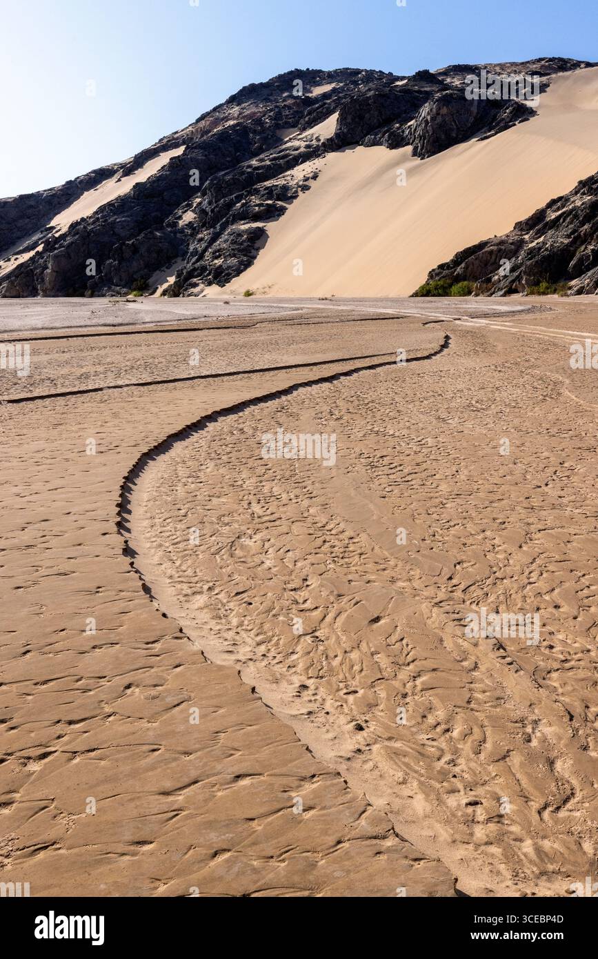 Landschaft rund um den flüchtigen Hoarusib River - Skeleton Coast National Park, Namibia, Afrika Stockfoto