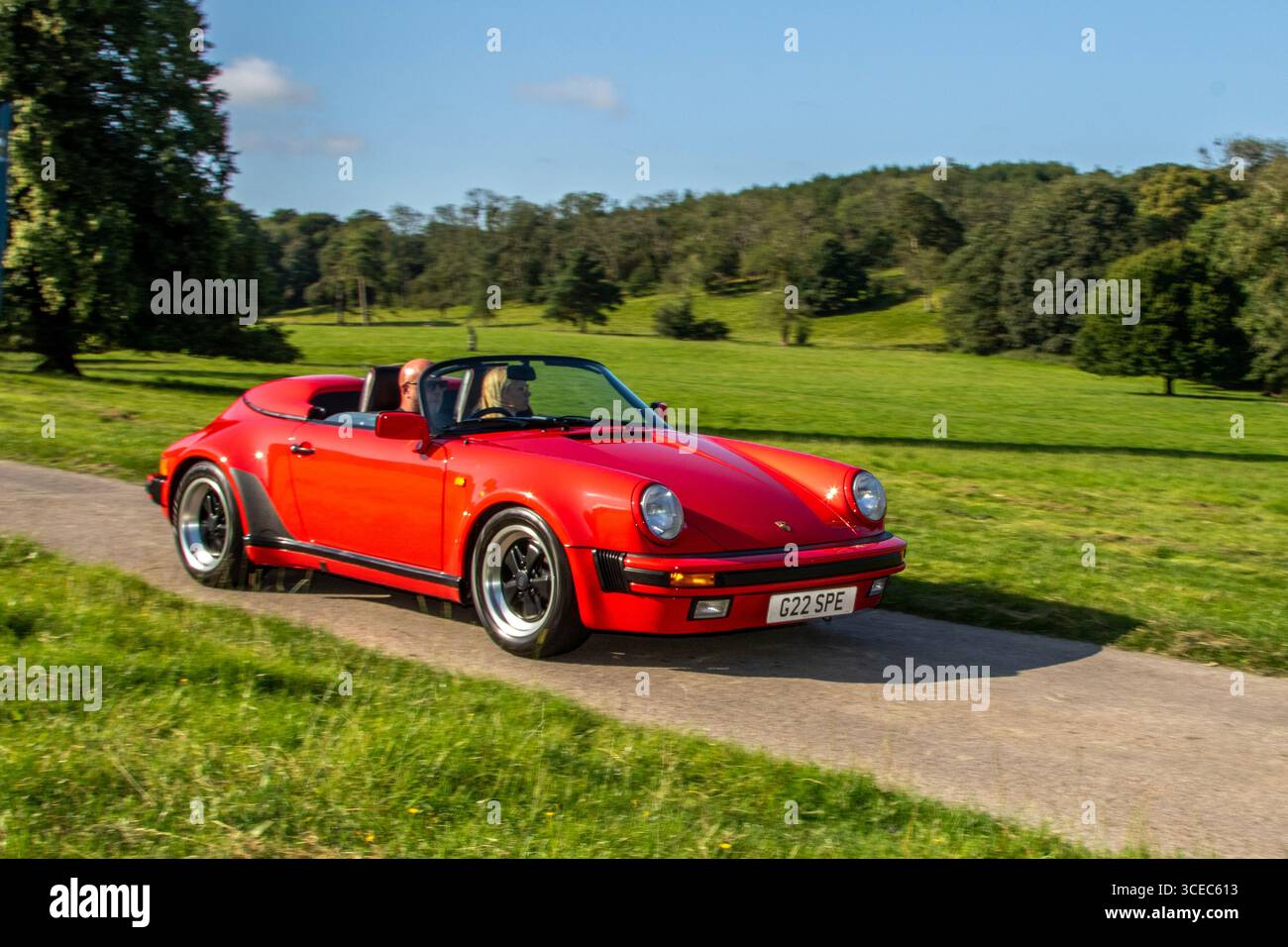 1989 80er Jahre, Red Porsche 911 Speedster Cabriolet Cabriolet Cabriolet Car, 3164 ccm, 3164 ccm, luftgekühlt horizontal flach sechs.; Wheels Up North, Renntag High-Peformance-Fahrzeuge-Enthusiasten zeigen Veranstaltung im Leighton Hall Estate, Carnforth, UK Stockfoto