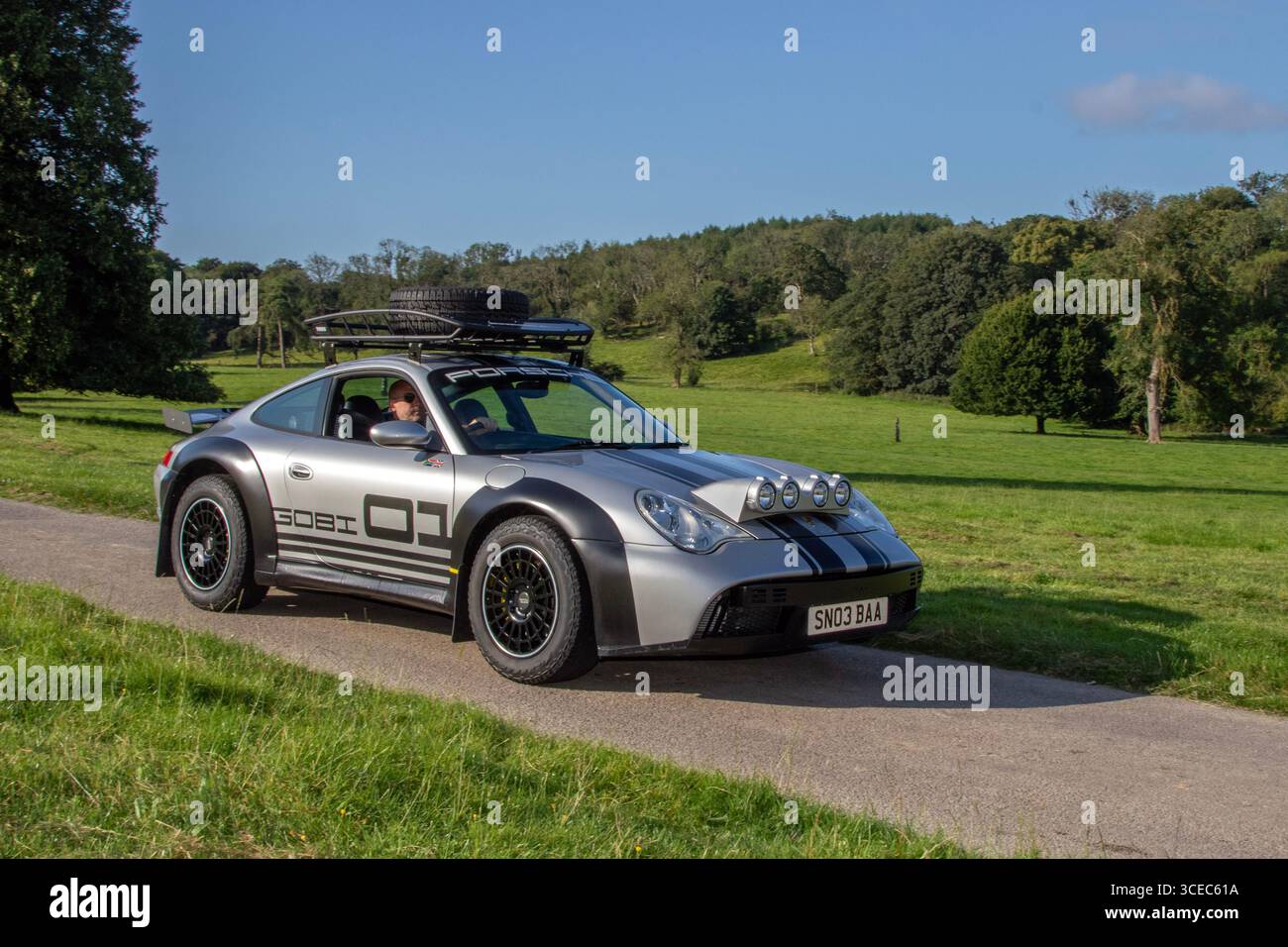 2003 No.1 Modified Silver Porsche 911 Carrera 4S Tip S Tiptronic S Auto Rally Car, Benzin Coupé Benzin 3600 ccm; Wheels Up North, Renntag High-Peformance-Fahrzeuge-Enthusiasten zeigen Veranstaltung im Leighton Hall Estate, Carnforth, UK Stockfoto