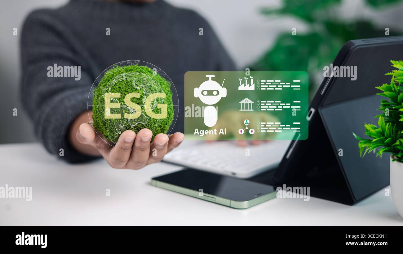 ESG-Symbol in der Hand mit KI-Agenten-Symbolen auf dem Tablet, die Nachhaltigkeit, Corporate Governance, Umweltverantwortung und digitale Te repräsentieren Stockfoto