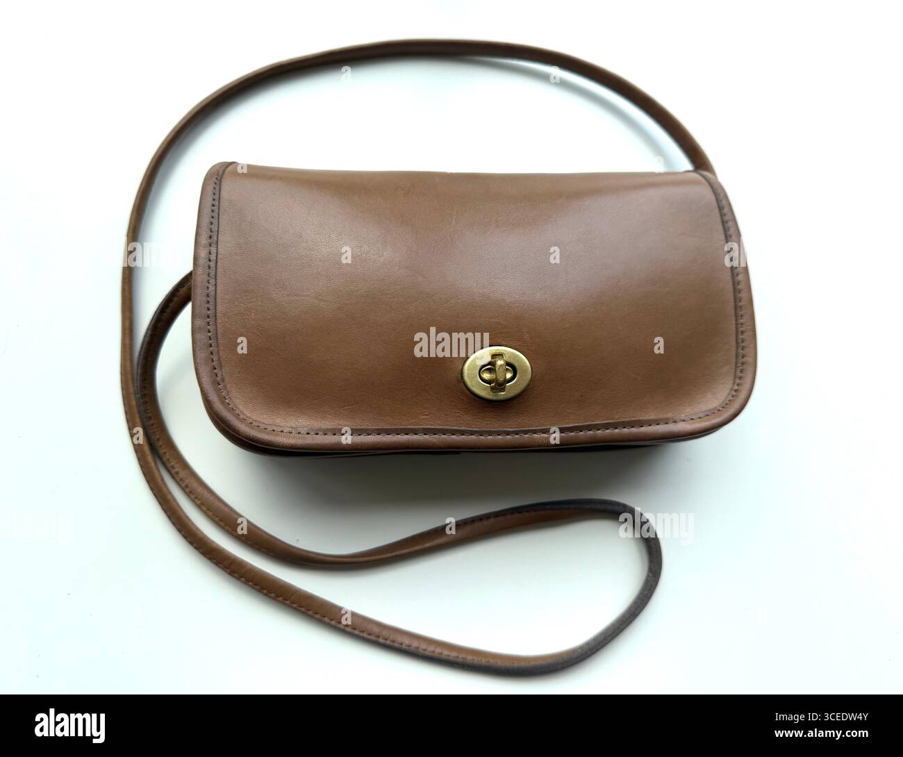 Vintage Coach Leder Dinky Geldbörse Tasche in Putty - Smartphone-aufgenommenes Stockfoto