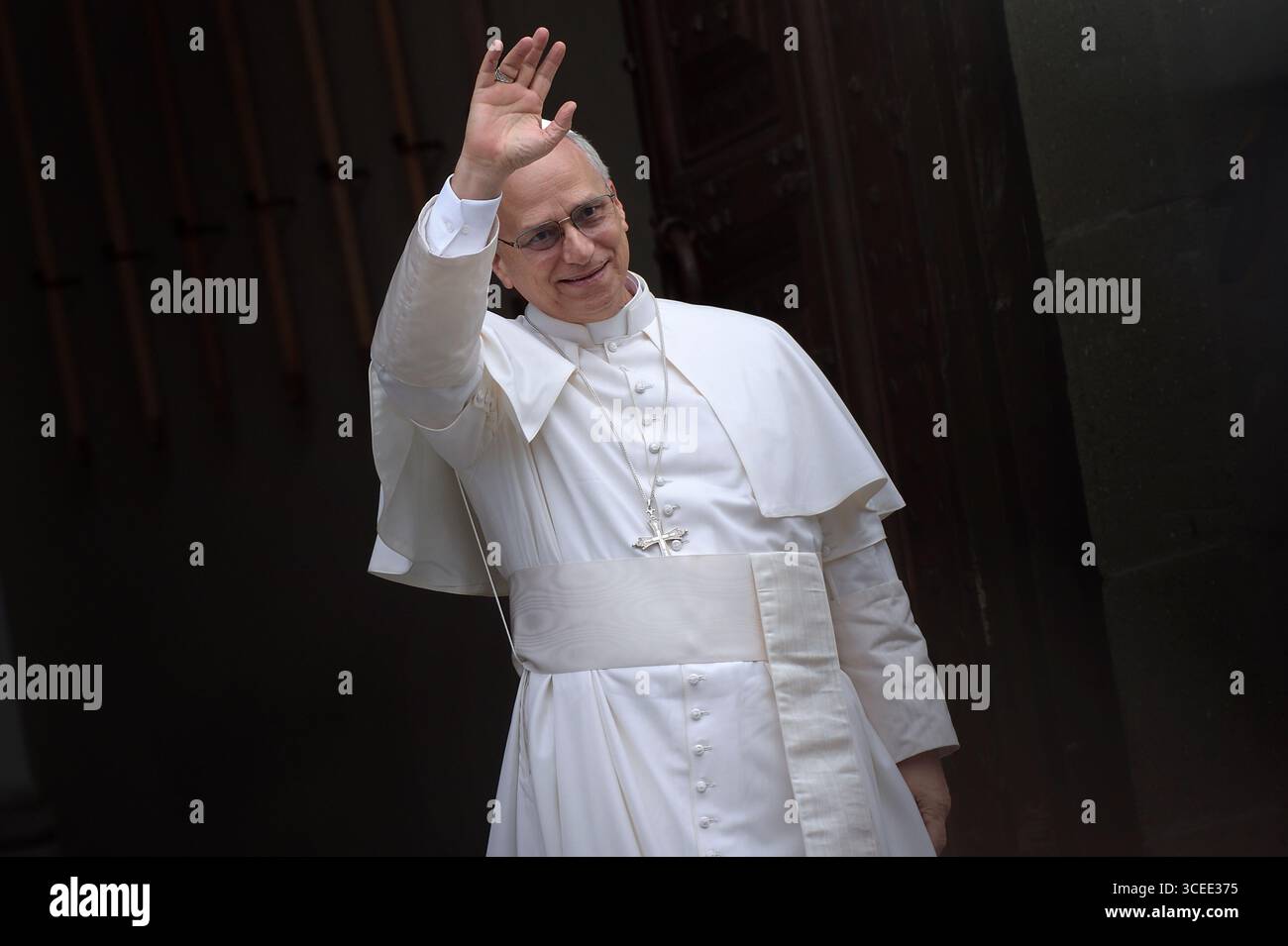 ROM, ITALIEN - 16. AUGUST: Papst Leo XIV. Beim Angelusgebet vor seiner Sommerresidenz in Castel Gandolfo, 16. August 2025 Stockfoto
