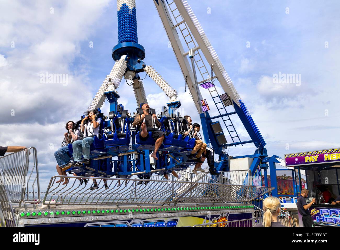 StratosFear Nervenkitzel auf der Whitby Regatta Fun Fair in North Yorkshire Stockfoto