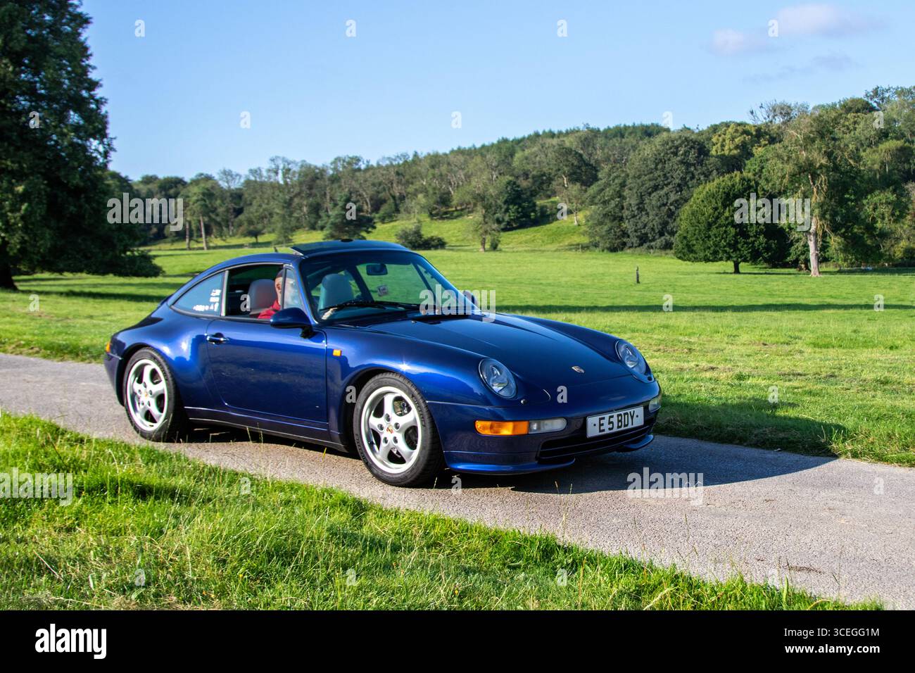 1996 90er Jahre Blue Porsche 911 Targa Car Targa Benzinmotor 3600 ccm; Wheels Up North, Renntag High-Peformance-Vehicles-Enthusiasten zeigen eine Veranstaltung auf dem Leighton Hall Estate, Carnforth, Großbritannien Stockfoto
