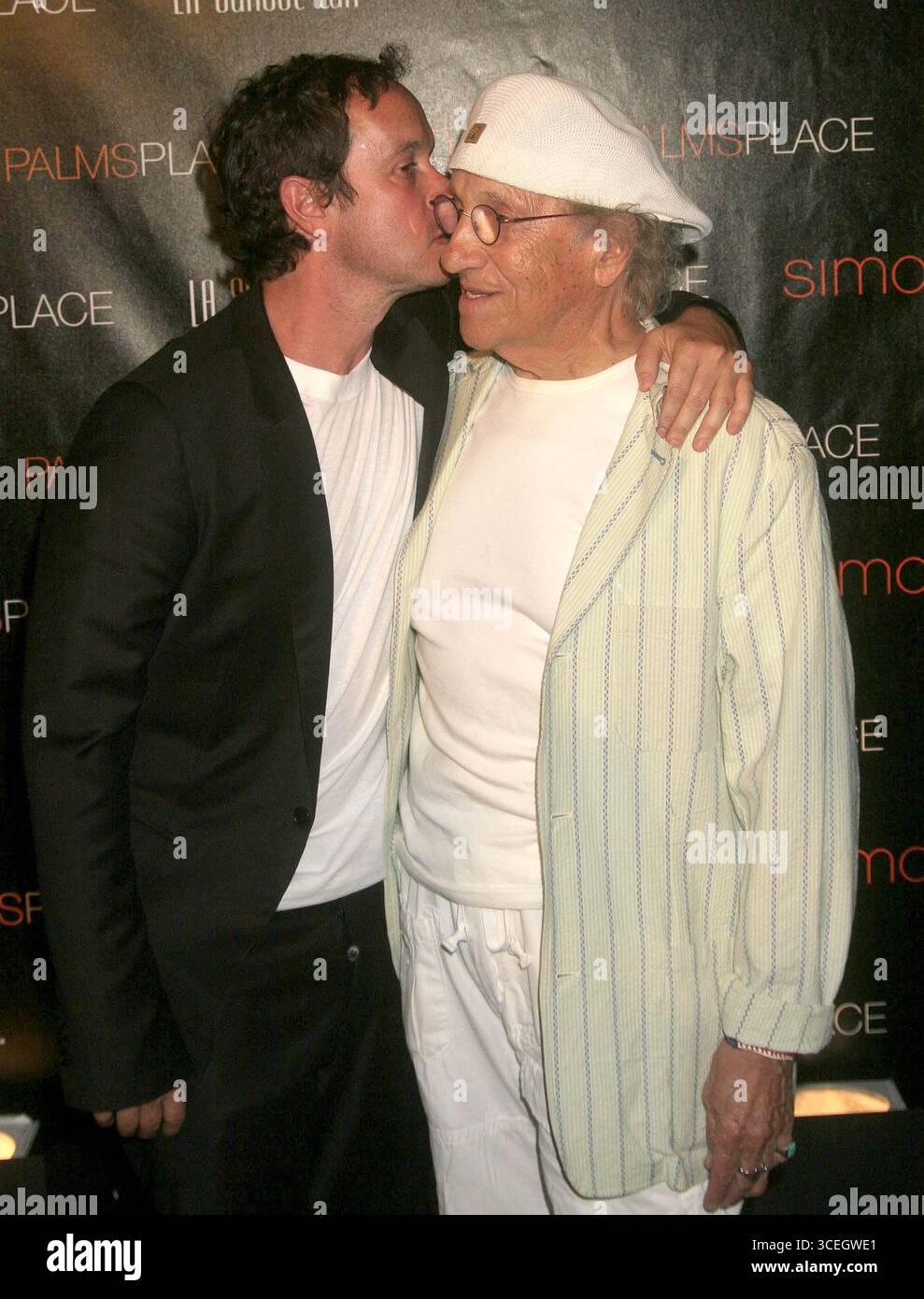 Pauly Shore und Vater Sammy bei der Eröffnung des Palms Place Hotel and Spa in Las Vegas - 31. Mai 2008 Stockfoto Pauly Shore und Vater Sammy bei der Eröffnung des Palms Place Hotel and Spa in Las Vegas - 31. Mai 2008 Stockfoto