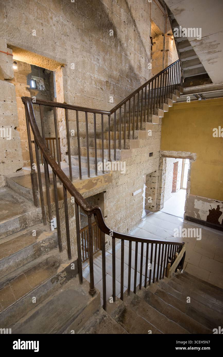 Belsay Hall Castle & Gardens English Heritage einzigartiges griechisches Revival Herrenhaus nedimittelalterliche Burg und Quuarry Gardens Nr Morpeth, Northumberland, NE20 0DX Stockfoto