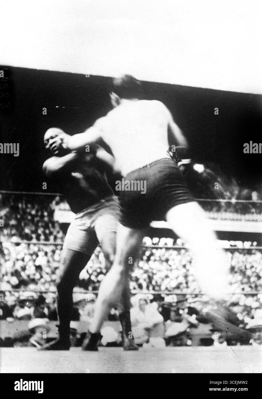 Ein Outdoor-Boxkampf mit Jess Willard gegen Jack Johnson, Oriental Park Race Track, Havanna Kuba, 1915 Stockfoto