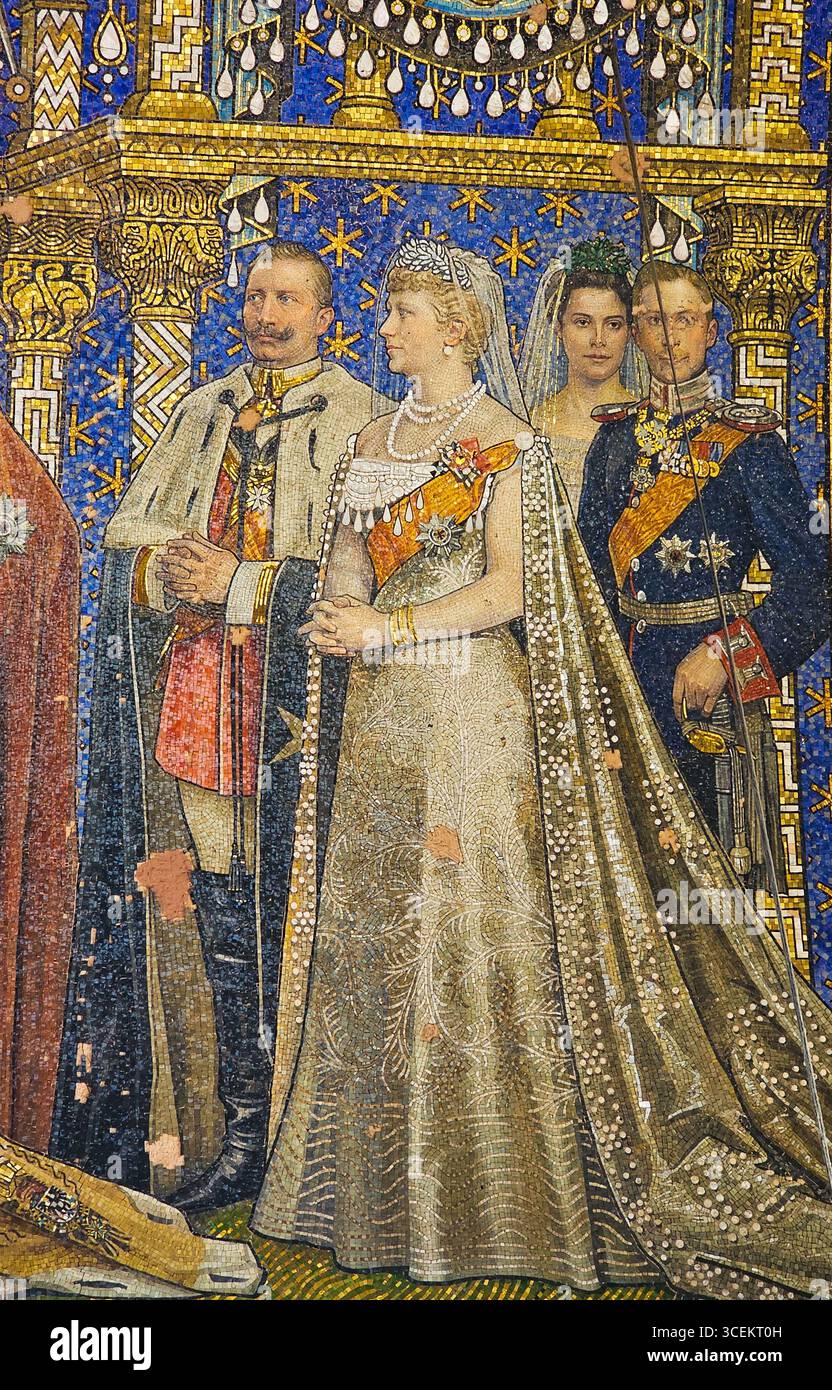 Eine detaillierte Ansicht des historischen Mosaiks mit dem deutschen Kaiser Wilhelm II. Und Kaiserin Augusta Victoria in der Kaiser-Wilhelm-Gedächtniskirche (Gedacht Stockfoto