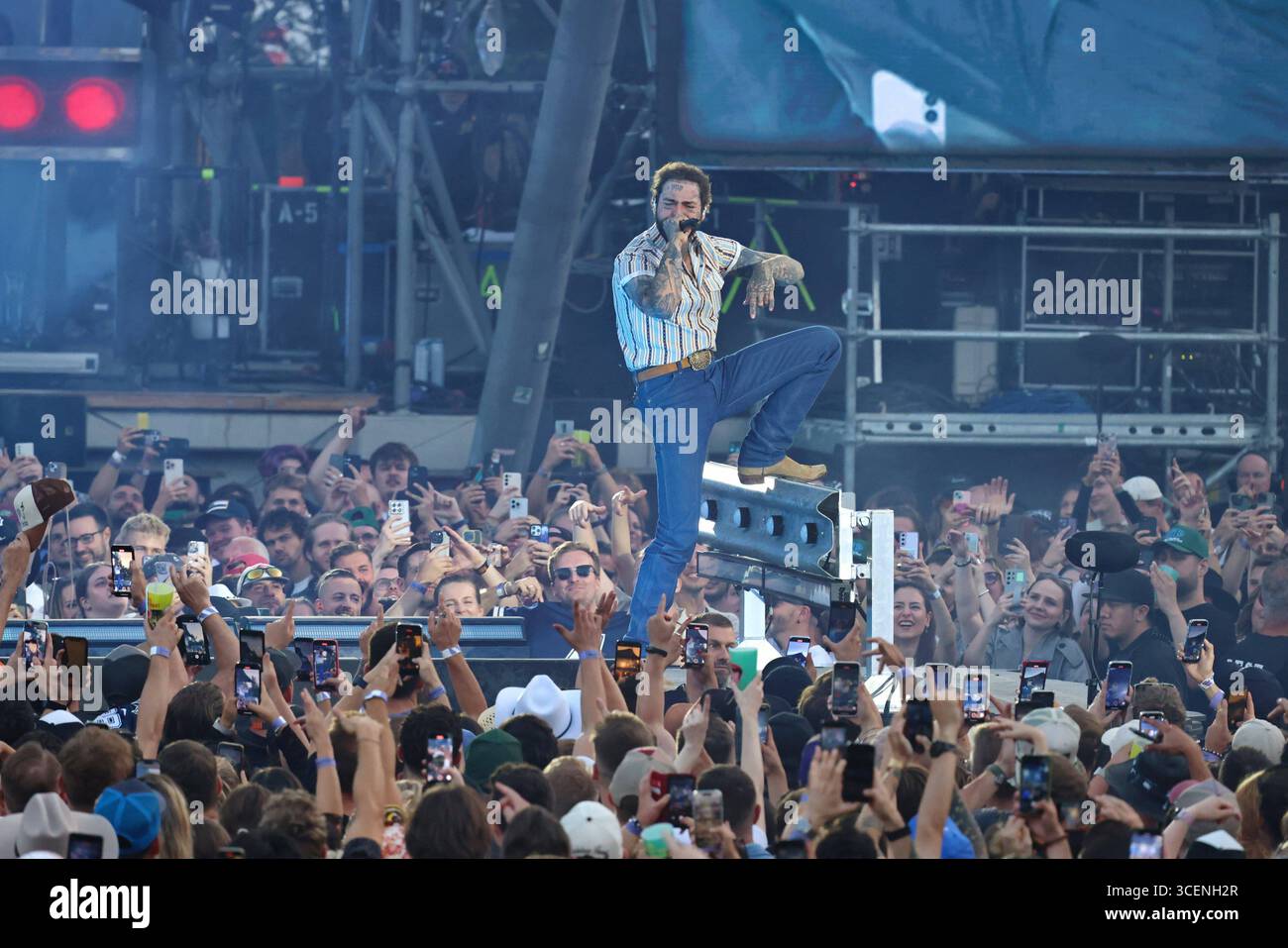 18.08.2025 , Post Malone, Saenger, im Konzert live in der Parkbühne Wulheide, Berlin *** 18 08 2025 , Post Malone, Saenger, im Konzert live in der Parkbühne Wulheide, Berlin, Berlin Stockfoto