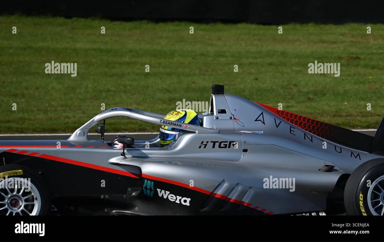 Thomas Bearman fuhr 2025 für Hitech in der britischen F4-Meisterschaft in Knockhill. Stockfoto
