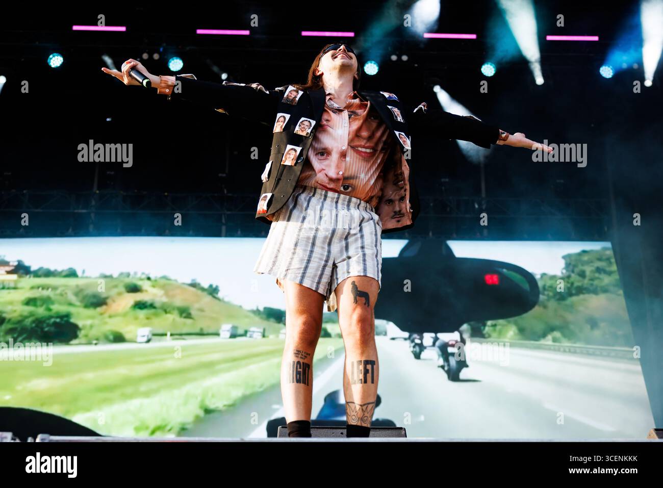 Sänger Tommy Cash während eines Konzerts auf der Green Stage im Rahmen der Frequency 2025 am Freitag, den 15. August 2025, in St. Pölten, Österreich. Das Festival findet vom 13. Bis 15. August 2024 statt. - 20250815 PD6657 Credit: APA-PictureDesk/Alamy Live News Stockfoto