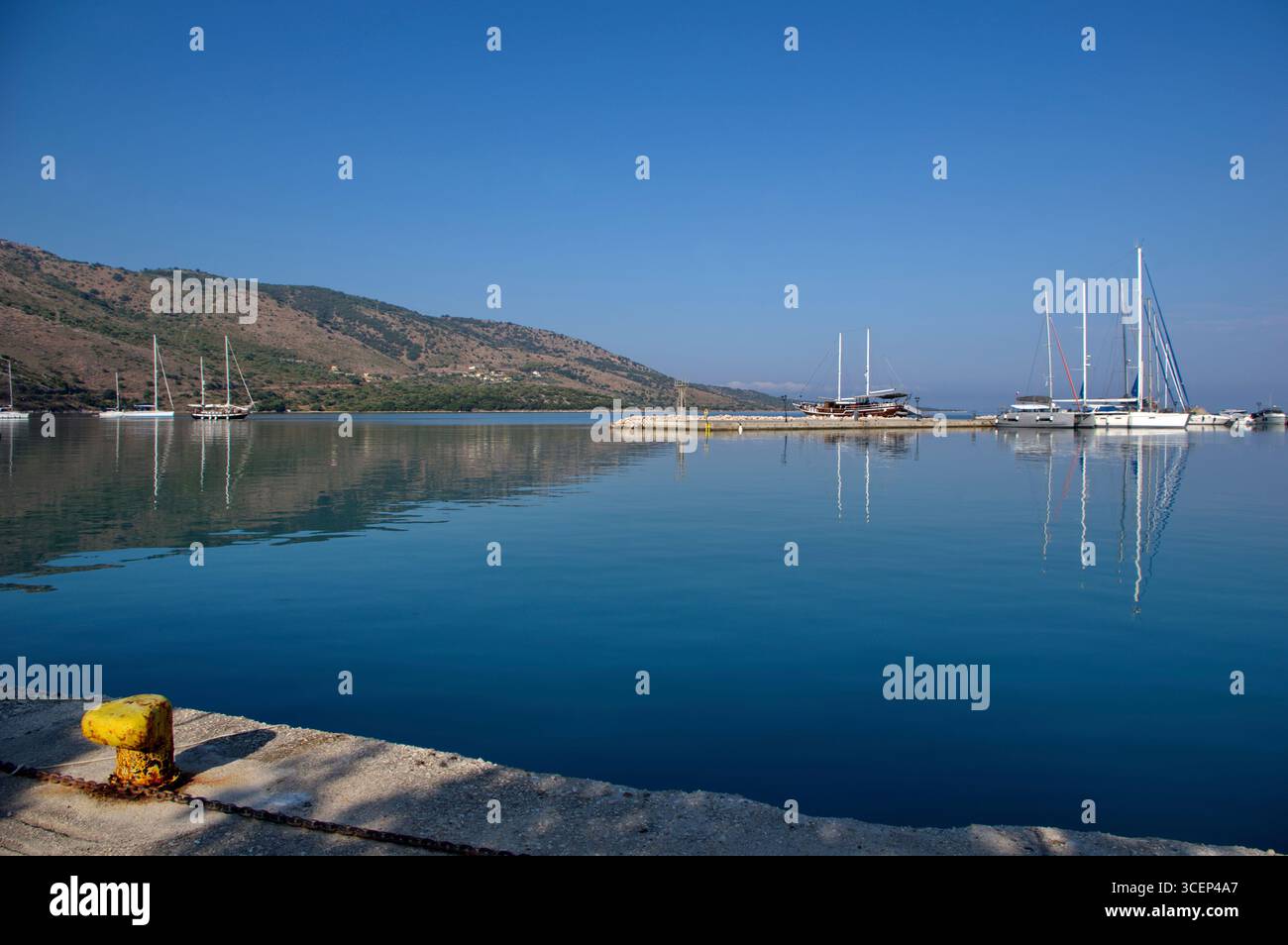 Imbarcazioni da diporto nella Marina di Platarià in Grecia Stockfoto